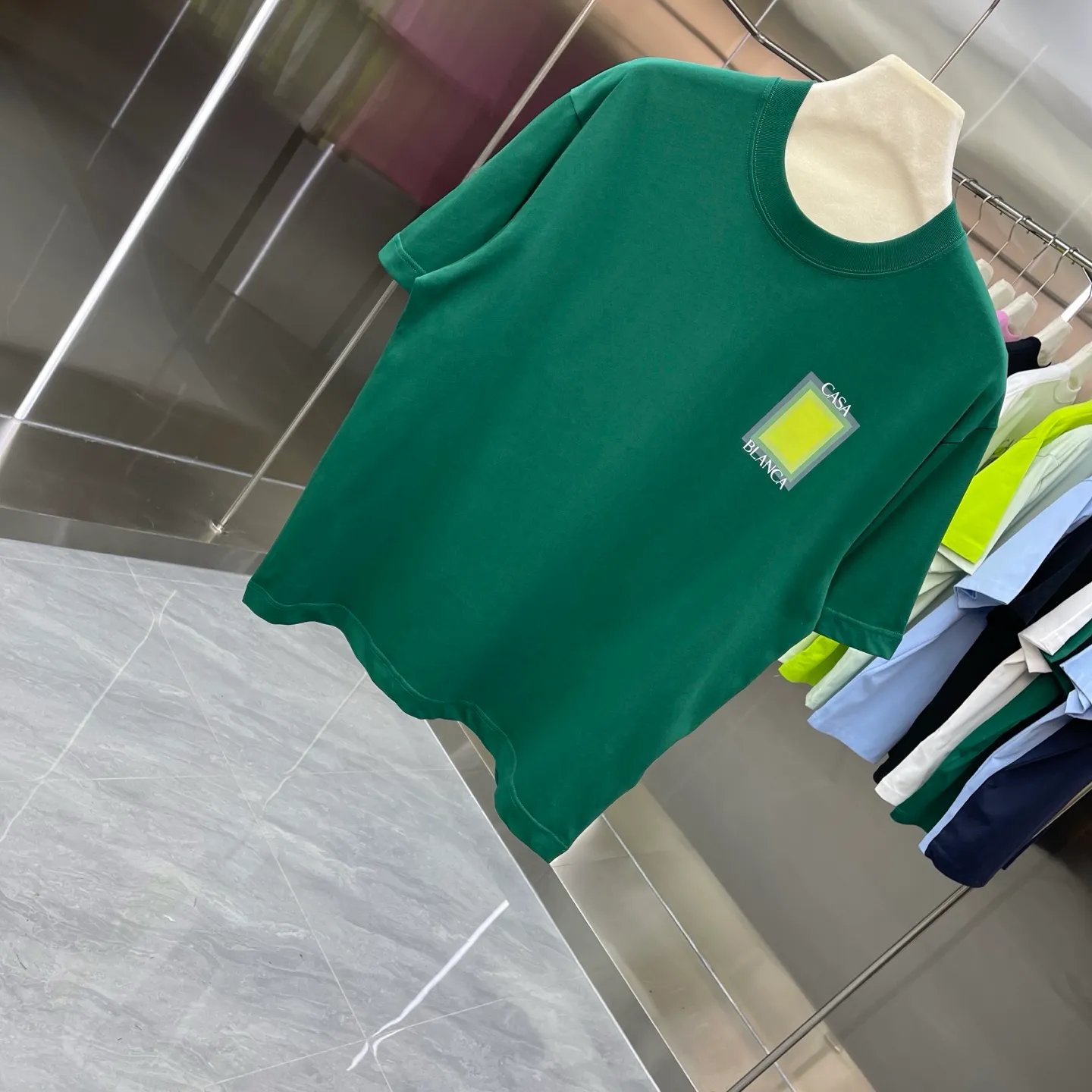New Arrival Casablanca Casablanca Classic Series printed short-sleeved T-shirt for celebrities. It is made of Xinjiang long-staple cotton ~ grams. The color of the fabric is custom-dyed and will not shrink or fade. It feels comfortable and has a strong texture. A must-have for fashionable men and women, the Classic drop-shoulder wide version is available exclusively in In Stock! Color: White Black Green Pink Blue (5 colors) Size: S M L XL XXL